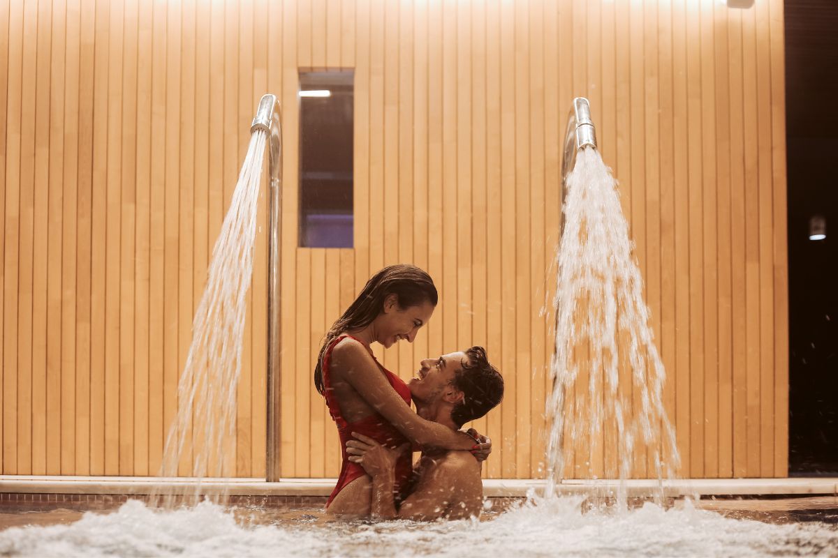 lover-room-couple-jacuzzi